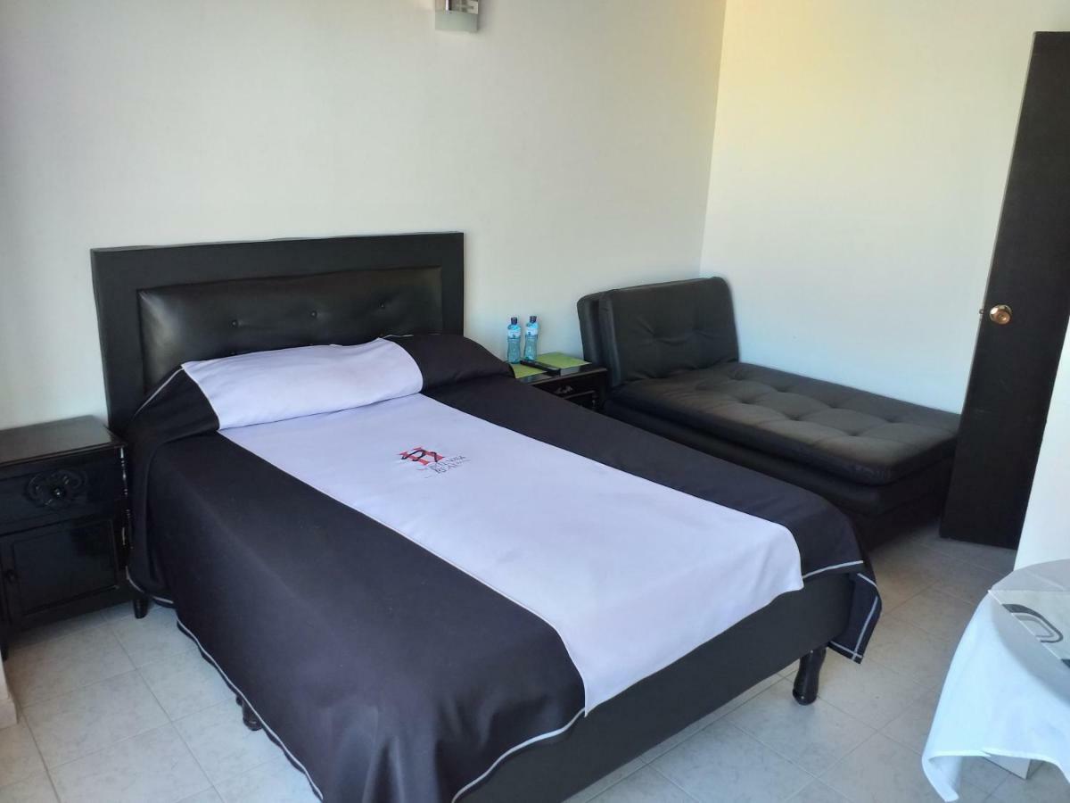 Hotel Hortensia Real ไพพ่า ภายนอก รูปภาพ